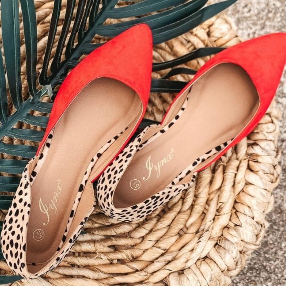 Red/cheetah flats